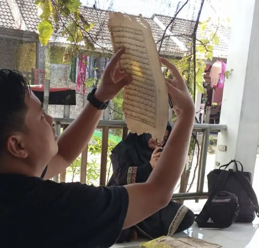 Hanafi Lakukan Digitalisasi Manuskrip